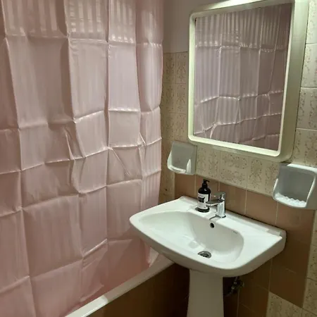 Homestay комната с общей баней Karolou 10