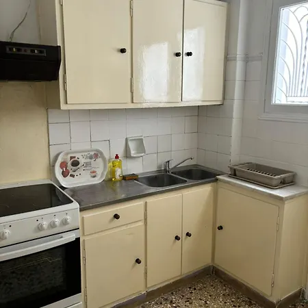 комната с общей баней Karolou 10 Homestay